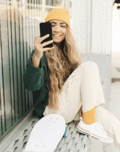 girl-with-skateboard